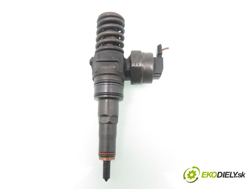 VW PASSAT B5 Variant (3B5) KOMBI 1999 85,00 1.9 TDI - ATJ 1896,00 Vstrekovač 038130073T ; 0414720035 (Vstrekovač paliva)