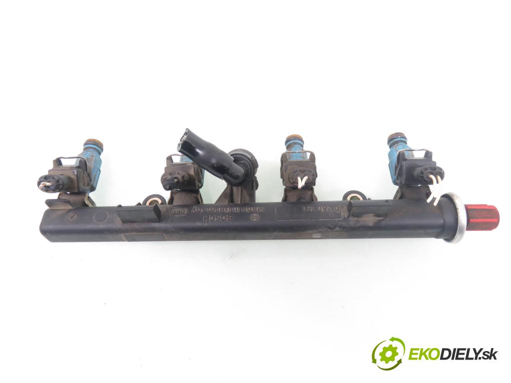 FIAT SIENA (178_) / ALBEA SEDAN 2003 59,00 1.2 - 188 A5.000 1242,00 Lišta vstrekovacia 0280151 ; 0280155816 (Vstrekovacia lišta)