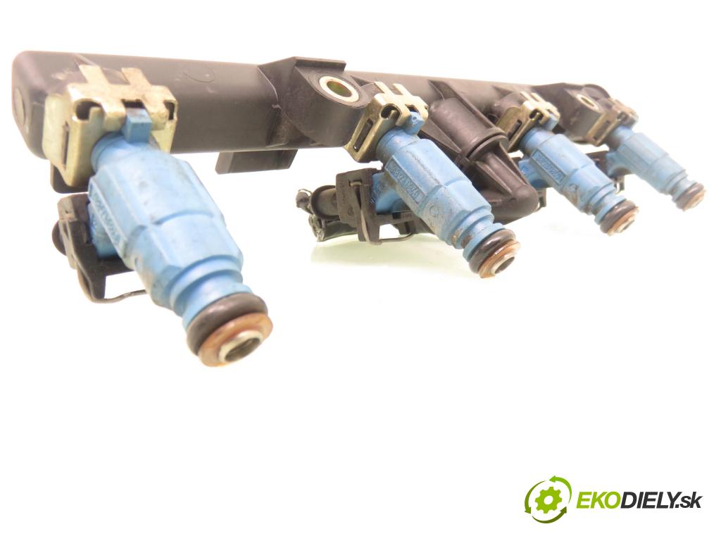 FIAT SIENA (178_) / ALBEA SEDAN 2003 59,00 1.2 - 188 A5.000 1242,00 Lišta vstrekovacia 0280151 ; 0280155816 (Vstrekovacia lišta)