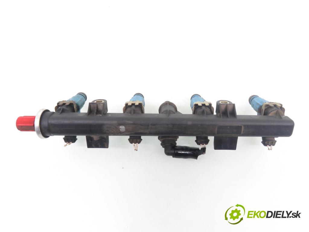 FIAT SIENA (178_) / ALBEA SEDAN 2003 59,00 1.2 - 188 A5.000 1242,00 Lišta vstrekovacia 0280151 ; 0280155816 (Vstrekovacia lišta)