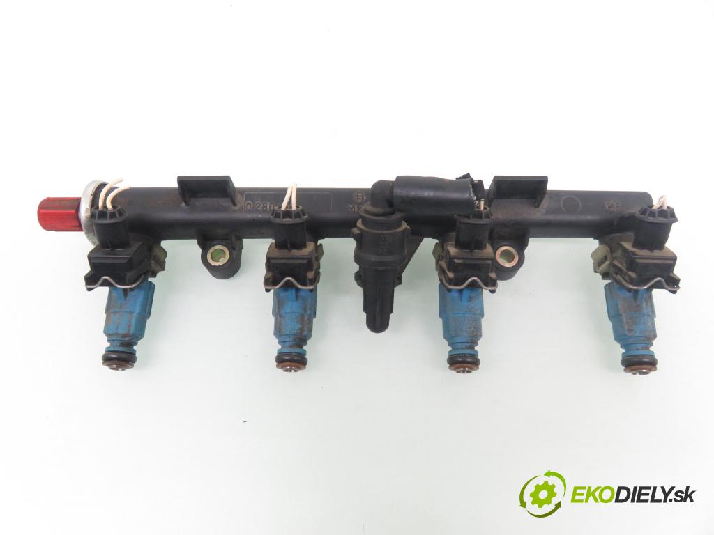 FIAT SIENA (178_) / ALBEA SEDAN 2003 59,00 1.2 - 188 A5.000 1242,00 Lišta vstrekovacia 0280151 ; 0280155816 (Vstrekovacia lišta)