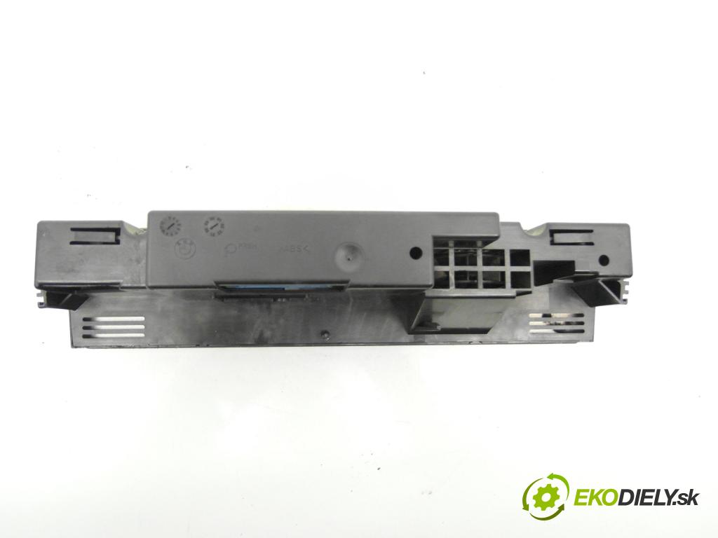 BMW 5 (E39) SEDAN 1997 110,00 520 i 150 - M52 B20 (206S3) 1991,00 Panel kúrenia KLIMATRONIK 8385927 ; 83859279