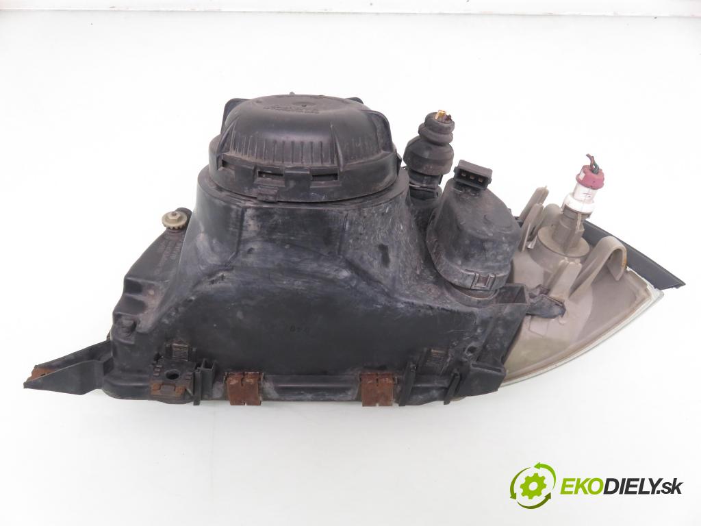 AUDI 80 (8C, B4) SEDAN 1994 66,00 1.9 TDI - 1Z 1896,00 Svetlo PP