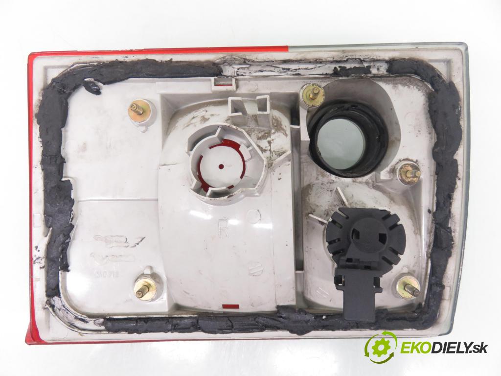 AUDI 80 (8C, B4) SEDAN 1994 66,00 1.9 TDI - 1Z 1896,00 Svetlo pravé zadné kufor 