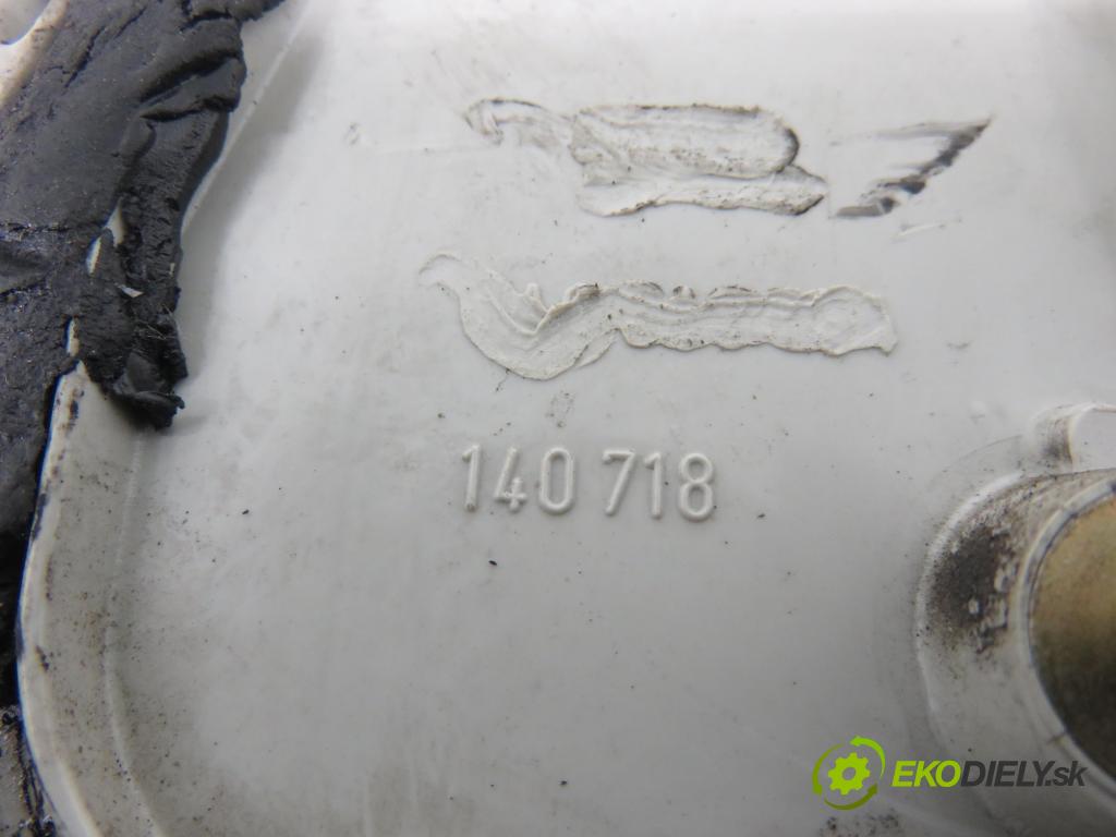 AUDI 80 (8C, B4) SEDAN 1994 66,00 1.9 TDI - 1Z 1896,00 Svetlo pravé zadné kufor