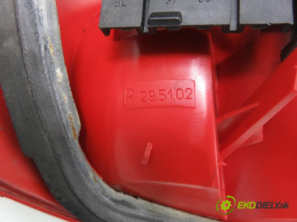 AUDI 80 (8C, B4) SEDAN 1994 66,00 1.9 TDI - 1Z 1896,00 Svetlo pravé zadné R295102 ; 29632202