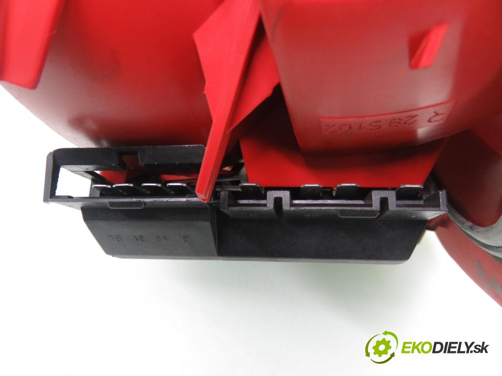 AUDI 80 (8C, B4) SEDAN 1994 66,00 1.9 TDI - 1Z 1896,00 Svetlo pravé zadné R295102 ; 29632202