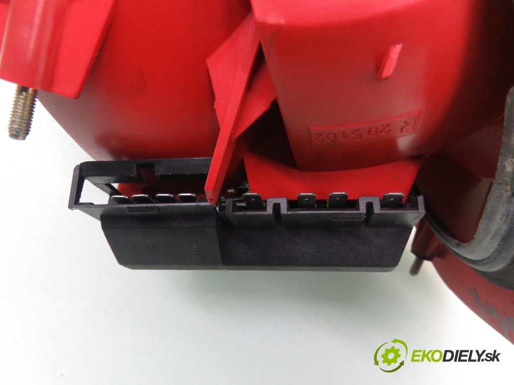 AUDI 80 (8C, B4) SEDAN 1994 66,00 1.9 TDI - 1Z 1896,00 Svetlo pravé zadné R295102 ; 29632202