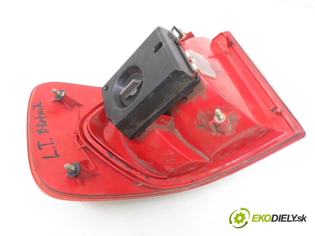 AUDI 80 (8C, B4) SEDAN 1994 66,00 1.9 TDI - 1Z 1896,00 Svetlo ľavé zadné 8A0945095E ; 140337