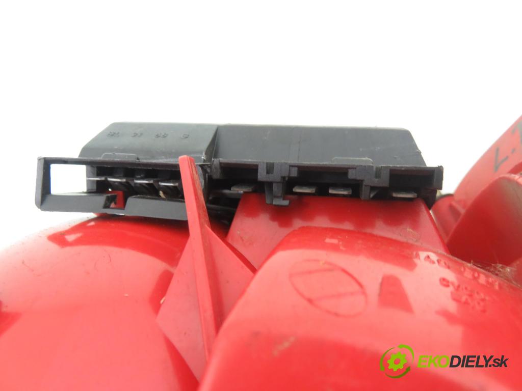 AUDI 80 (8C, B4) SEDAN 1994 66,00 1.9 TDI - 1Z 1896,00 Svetlo ľavé zadné 8A0945095E ; 140337