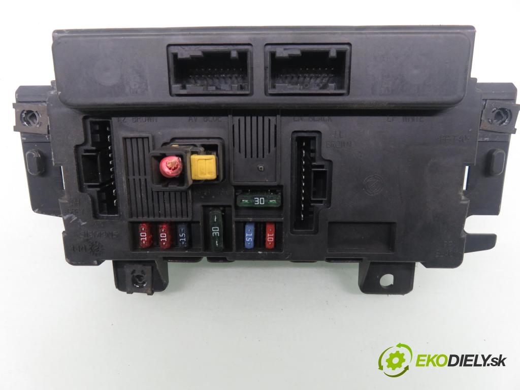 FIAT PANDA (169_) HB 2004 40,00 1.1 54 - 187 A1.000 1108,00 spínačka / imobilizéra IMMO / řídící jednotka 55193434 ; IAW5AFSM ; S118578010B