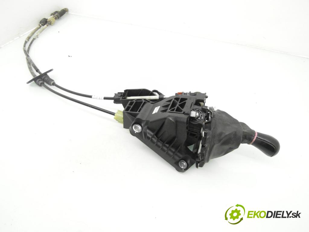 MAZDA 5 (CR19) MINIVAN 2007 107,00 2 - LFF7 1999,00 ZVEDÁK: 