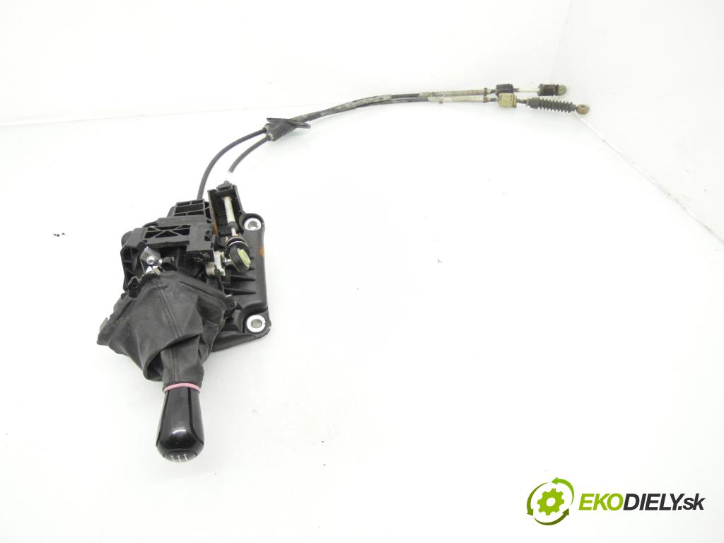 MAZDA 5 (CR19) MINIVAN 2007 107,00 2 - LFF7 1999,00 ZVEDÁK: