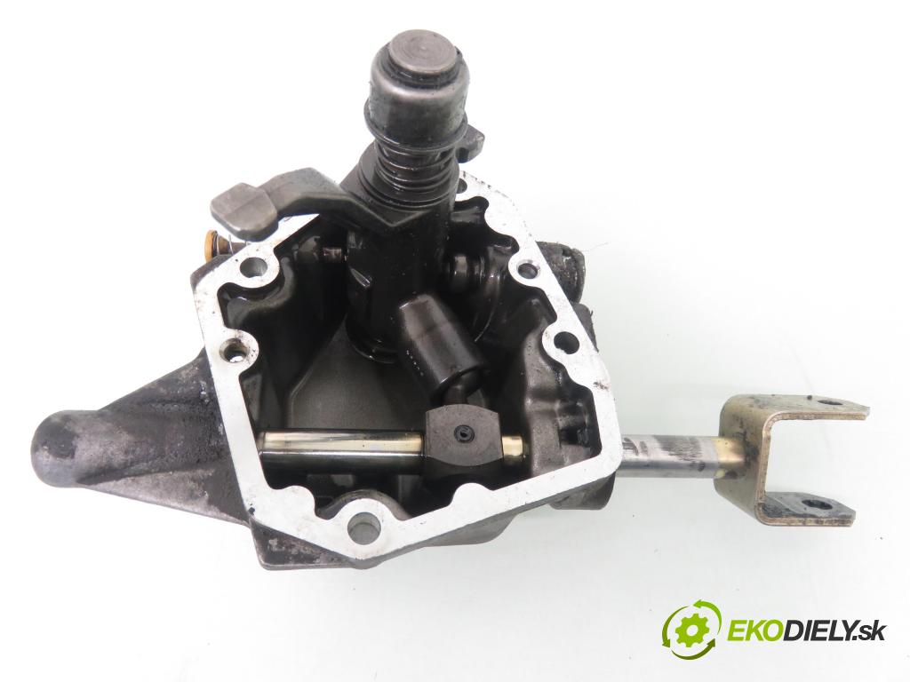 OPEL CORSA B (S93) HB 1999 40,00 1.0 i 12V 54 - X 10 XE 973,00 Kulisa prevodovky 90400206