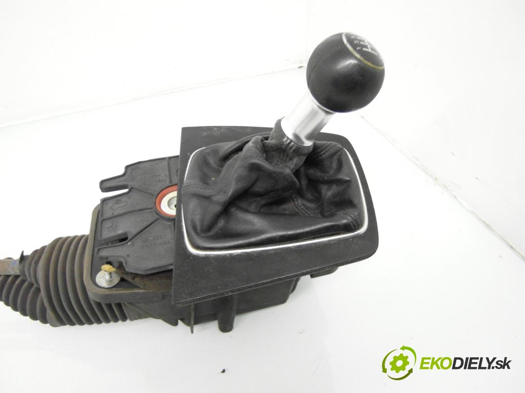 AUDI A4 (8E2, B6) SEDAN 2002 96,00 2.0 20V 130 - ALT 1984,00 ZVEDÁK: 8E0711406A