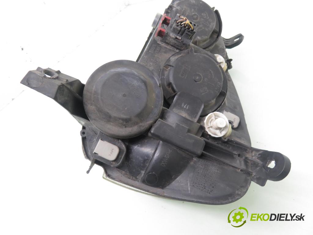 OPEL CORSA C (X01) HB 2002 44,00 1 - Z 10 XEP 998,00 Svetlo PP