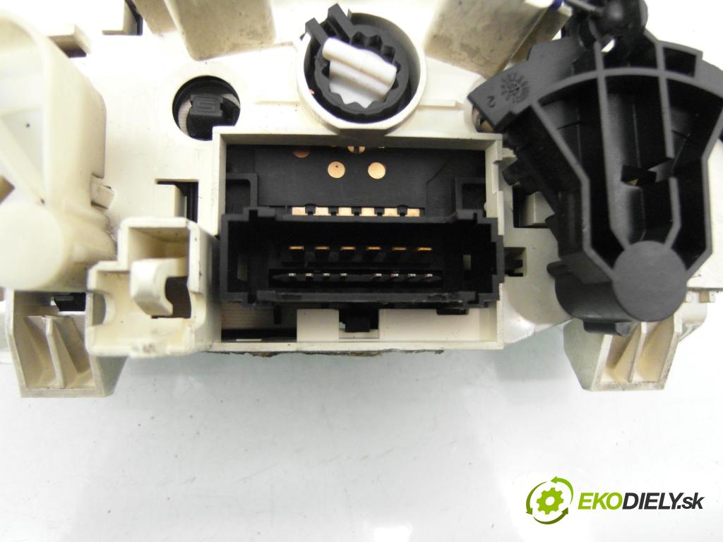 CITROEN C3 I (FC_) HB 2004 50,00 1.4 HDi 8V - 8HX 1398,00 Panel topení KLIMATIZACE: F664478N