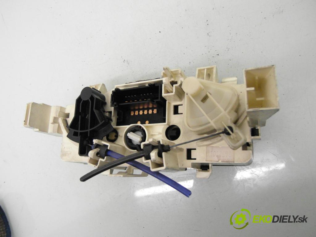 CITROEN C3 I (FC_) HB 2004 50,00 1.4 HDi 8V - 8HX 1398,00 Panel kúrenia KLIMATIZACE: F664478N