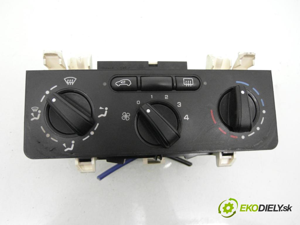 CITROEN C3 I (FC_) HB 2004 50,00 1.4 HDi 8V - 8HX 1398,00 Panel kúrenia KLIMATIZACE: F664478N