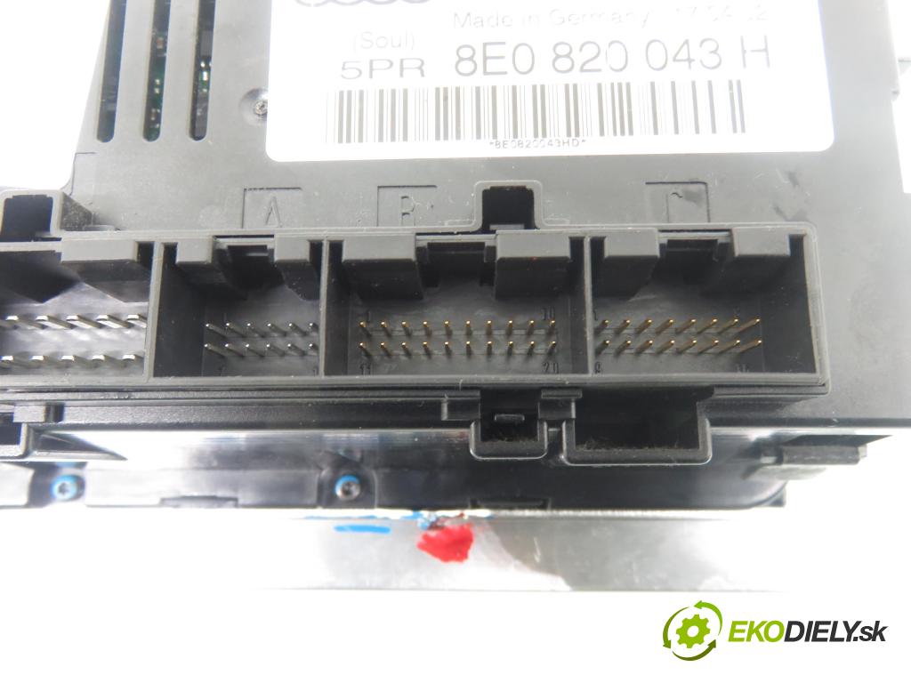 AUDI A4 Avant (8E5, B6) KOMBI 2002 96,00 2 - ALT 1984,00 Panel kúrenia KLIMATRONIK 8E0820043H ; 8E0858063A