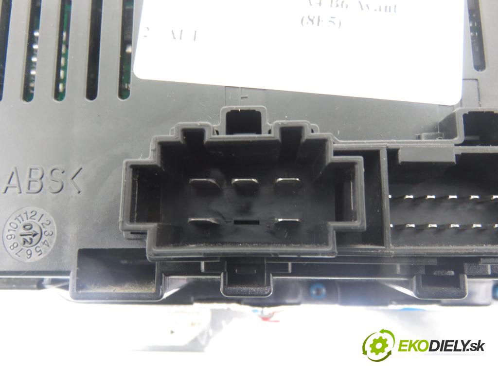 AUDI A4 Avant (8E5, B6) KOMBI 2002 96,00 2 - ALT 1984,00 Panel kúrenia KLIMATRONIK 8E0820043H ; 8E0858063A