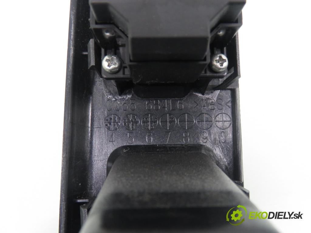 MAZDA 5 (CR19) MINIVAN 2007 107,00 2 - LFF7 1999,00 Panel ovládania okien CC65684L6C ; CC65684L6