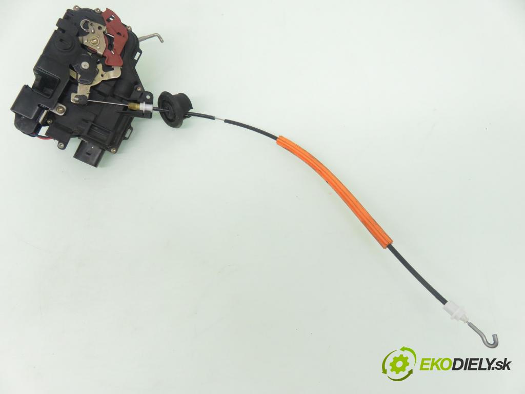 AUDI A4 Avant (8E5, B6) KOMBI 2002 96,00 2 - ALT 1984,00 zámok LTE 8E0839015C ; 8E0839349