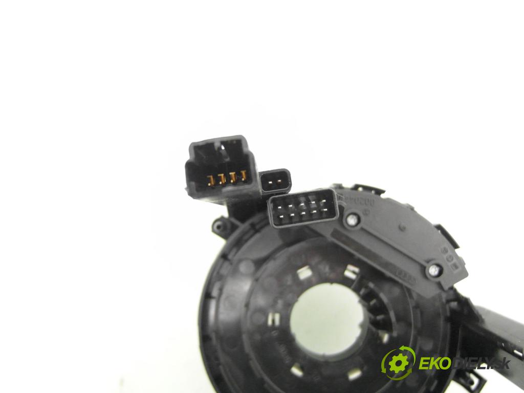 AUDI A4 Avant (8E5, B6) KOMBI 2002 96,00 2 - ALT 1984,00 PÁSKA: air BAG 00204400