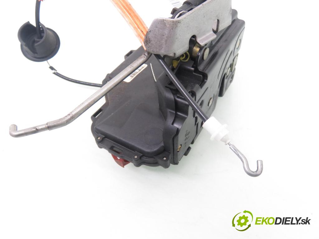 AUDI A4 Avant (8E5, B6) KOMBI 2002 96,00 2 - ALT 1984,00 zámok PTE 8E0839016C