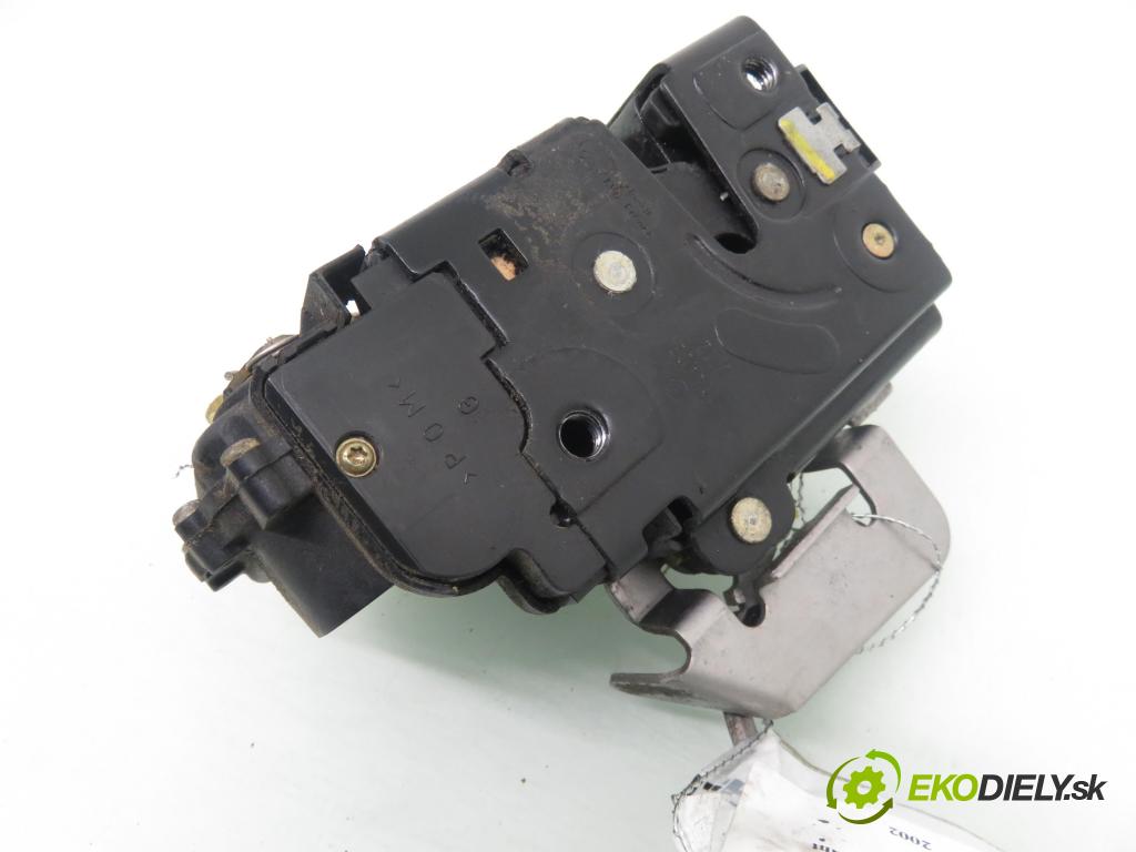 AUDI A4 Avant (8E5, B6) KOMBI 2002 96,00 2 - ALT 1984,00 zámok 4B1837015G