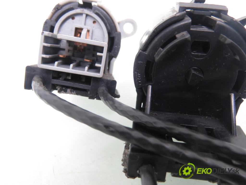 FORD FOCUS Turnier (DNW) KOMBI 1999 74,00 1.6 16V - FYDB 1596,00 lanko panel topení 98AB11504AE ; 96AB11503AE