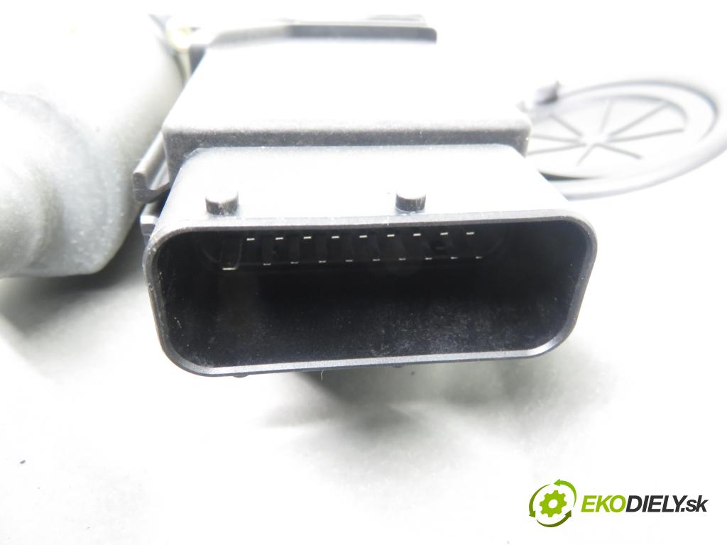 VW BORA (1J2) SEDAN 2002 85,00 2 - AQY 1984,00 Mechanizmus okien 1J4837755E ; 119692109 ; 1C1959801A