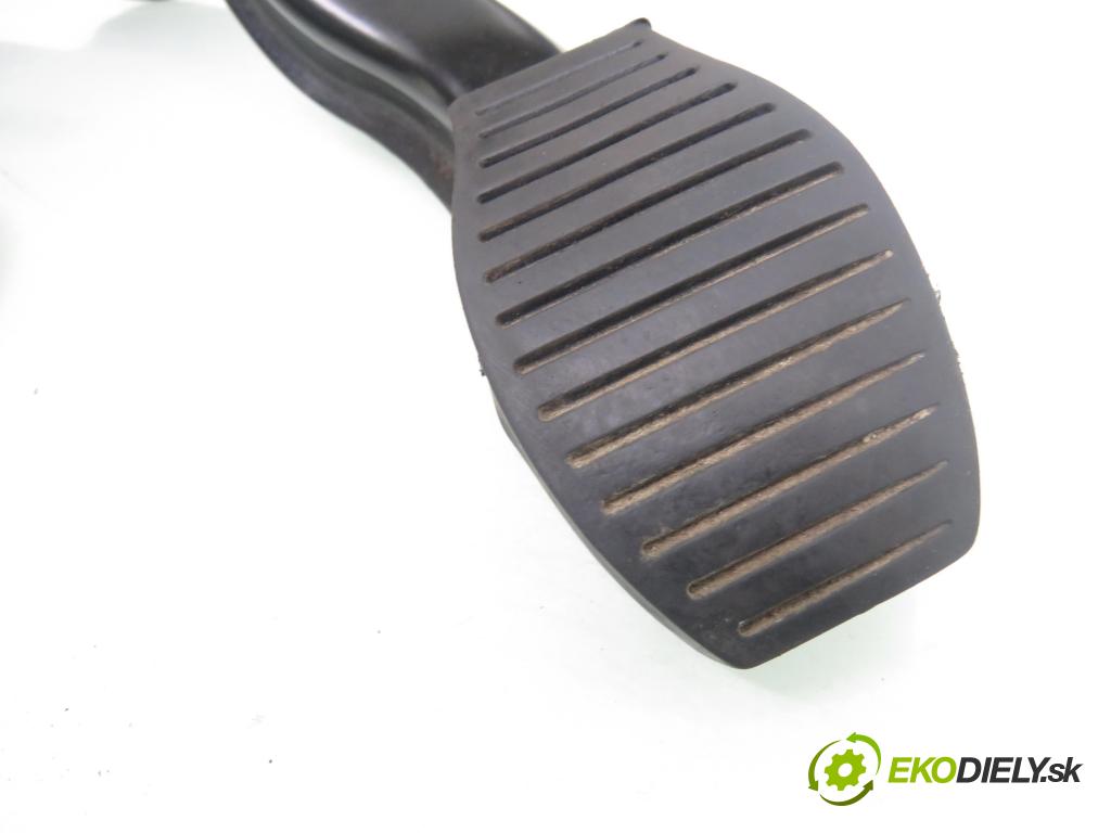 OPEL CORSA D (S07) HB 2007 59,00 1.2 - Z 12 XEP 1229,00 PEDALY: brzdy / spojky 55703354BZ ; 3801990165