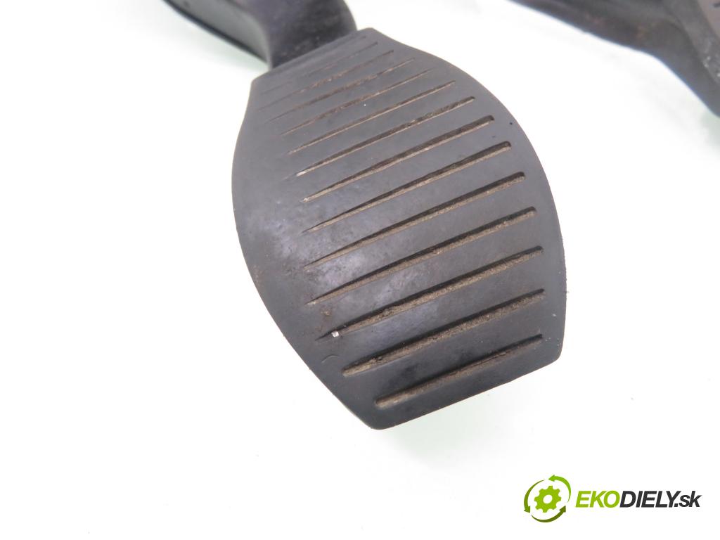 OPEL CORSA D (S07) HB 2007 59,00 1.2 - Z 12 XEP 1229,00 PEDALY: brzdy / spojky 55703354BZ ; 3801990165