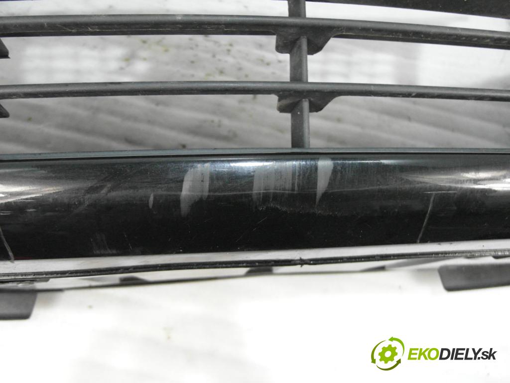 RENAULT SCENIC II (JM0/1_) MINIVAN 2005 88,00 1.9 DCI - F9Q 812 1870,00 Nárazník predný