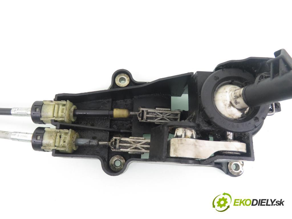 OPEL ZAFIRA A Nadwozie Wielkopojemne (MPV) (T98)  MINIVAN 2000 60,00 2.0 DI 16V - X 20 DTL 1995,00 ZVEDÁK: