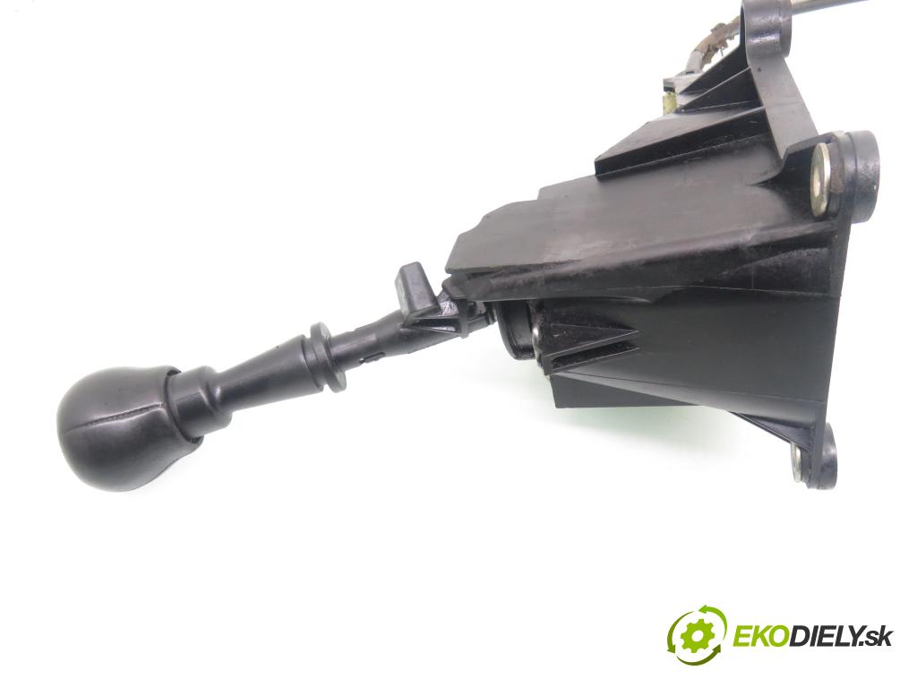 OPEL ZAFIRA A Nadwozie Wielkopojemne (MPV) (T98)  MINIVAN 2000 60,00 2.0 DI 16V - X 20 DTL 1995,00 ZVEDÁK: