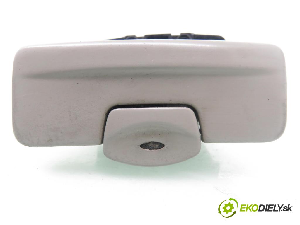 RENAULT VEL SATIS (BJ0_) HB 2002 133,00 3.0 dCi (BJ0S) - P9X 715 2958,00 vypínač brzdy MANUÁLNY: