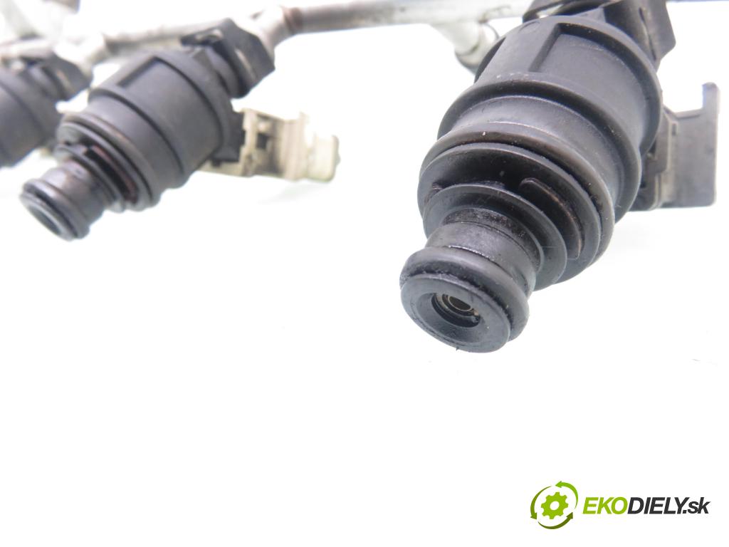 OPEL ASTRA G coupe (F07_) COUPE 2000 85,00 1.8 16V - X 18 XE1 1796,00 Lišta vstrekovacia 90536149 (Vstrekovacia lišta)