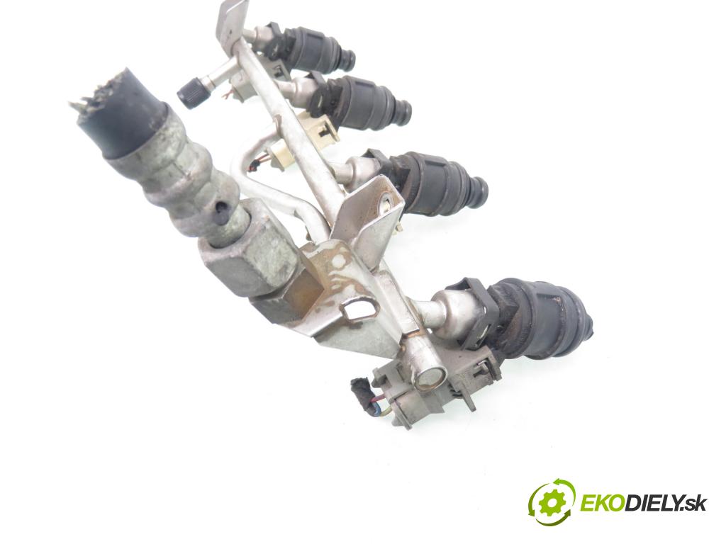 OPEL ASTRA G coupe (F07_) COUPE 2000 85,00 1.8 16V - X 18 XE1 1796,00 Lišta vstrekovacia 90536149 (Vstrekovacia lišta)