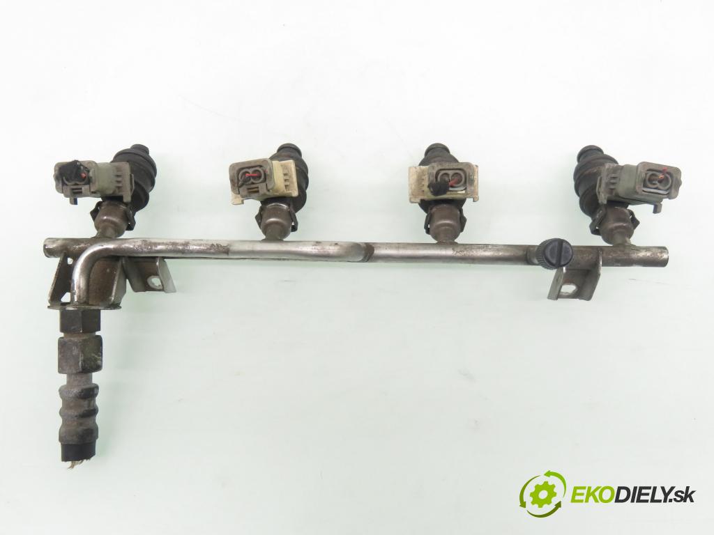 OPEL ASTRA G coupe (F07_) COUPE 2000 85,00 1.8 16V - X 18 XE1 1796,00 Lišta vstrekovacia 90536149 (Vstrekovacia lišta)