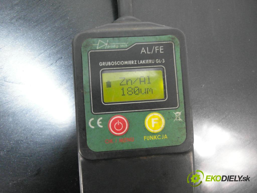 VOLVO S40 II (MS) SEDAN 2004 100,00 2.0 D - D 4204 T 1997,00 blatník PP 