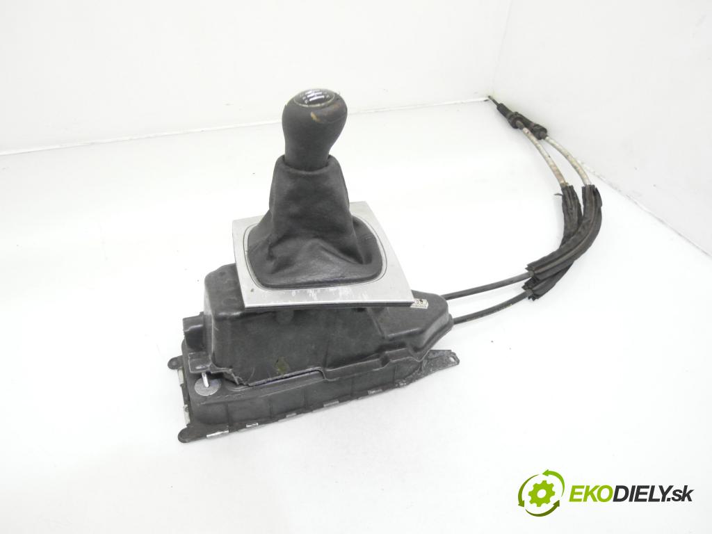 AUDI A3 (8P1) HB 2004 103,00 2.0 TDI PD 16V 140 1968,00 ZVEDÁK: 8P0863876B