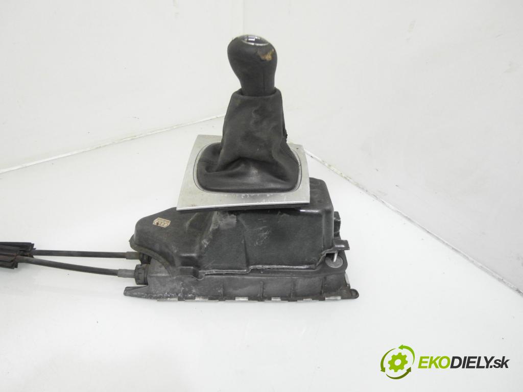 AUDI A3 (8P1) HB 2004 103,00 2.0 TDI PD 16V 140 1968,00 ZVEDÁK: 8P0863876B