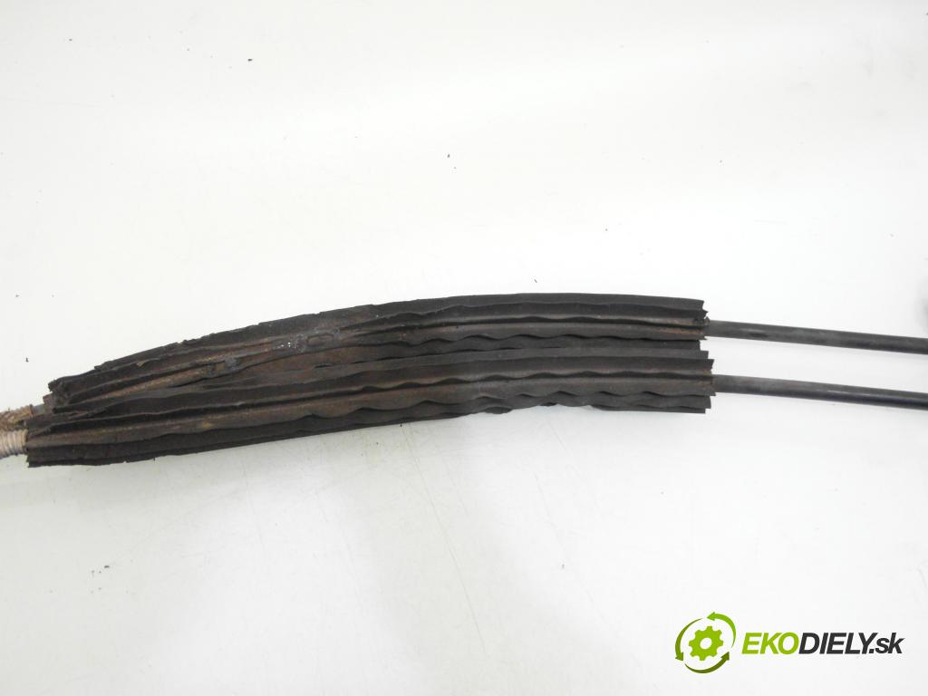 AUDI A3 (8P1) HB 2004 103,00 2.0 TDI PD 16V 140 1968,00 ZVEDÁK: 8P0863876B