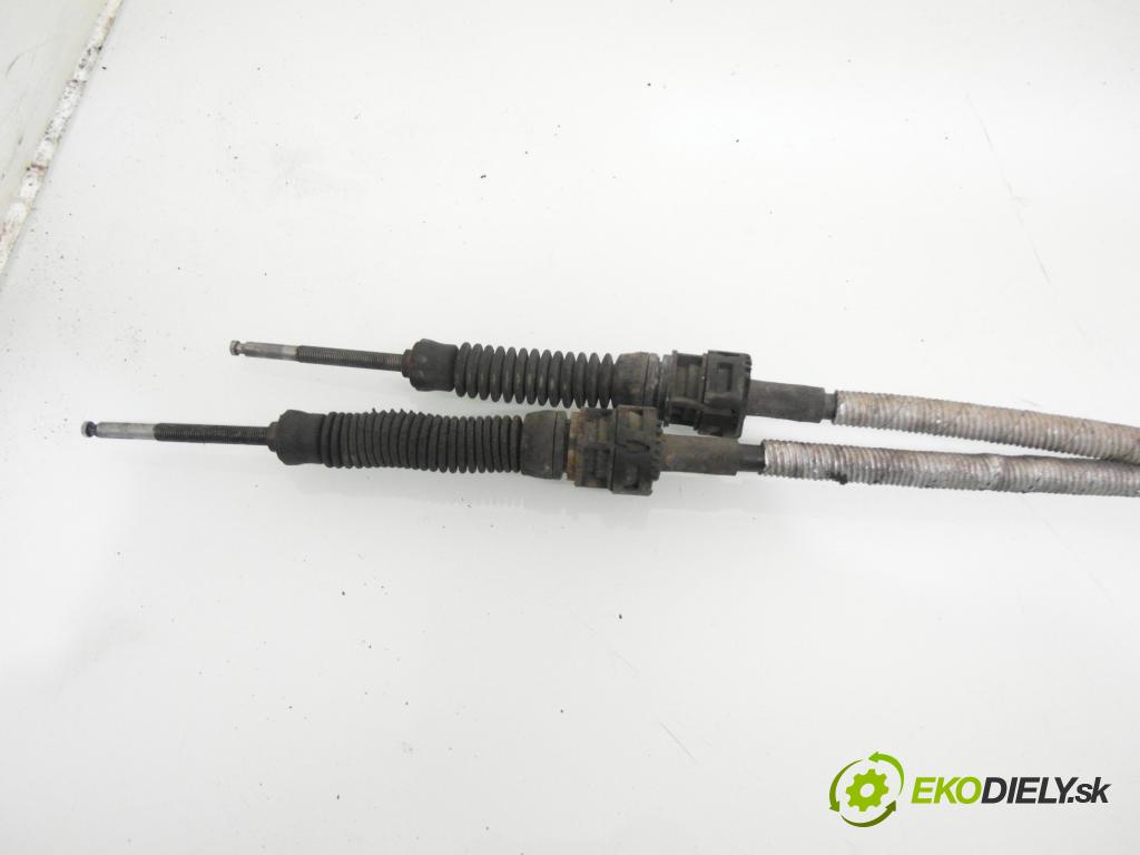 AUDI A3 (8P1) HB 2004 103,00 2.0 TDI PD 16V 140 1968,00 ZVEDÁK: 8P0863876B