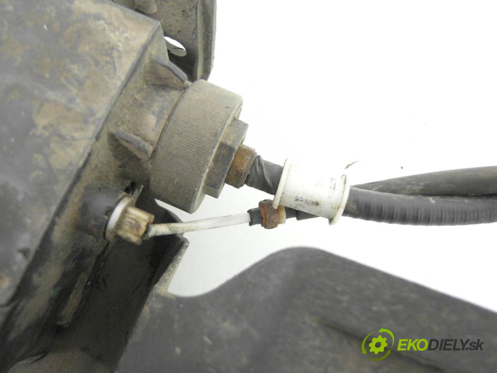 RENAULT SCENIC II (JM0/1_) MINIVAN 2005 78,00 1.5 dCi 106 - K9K 732 1461,00 BRZDA: ručny elektrický 8200418647