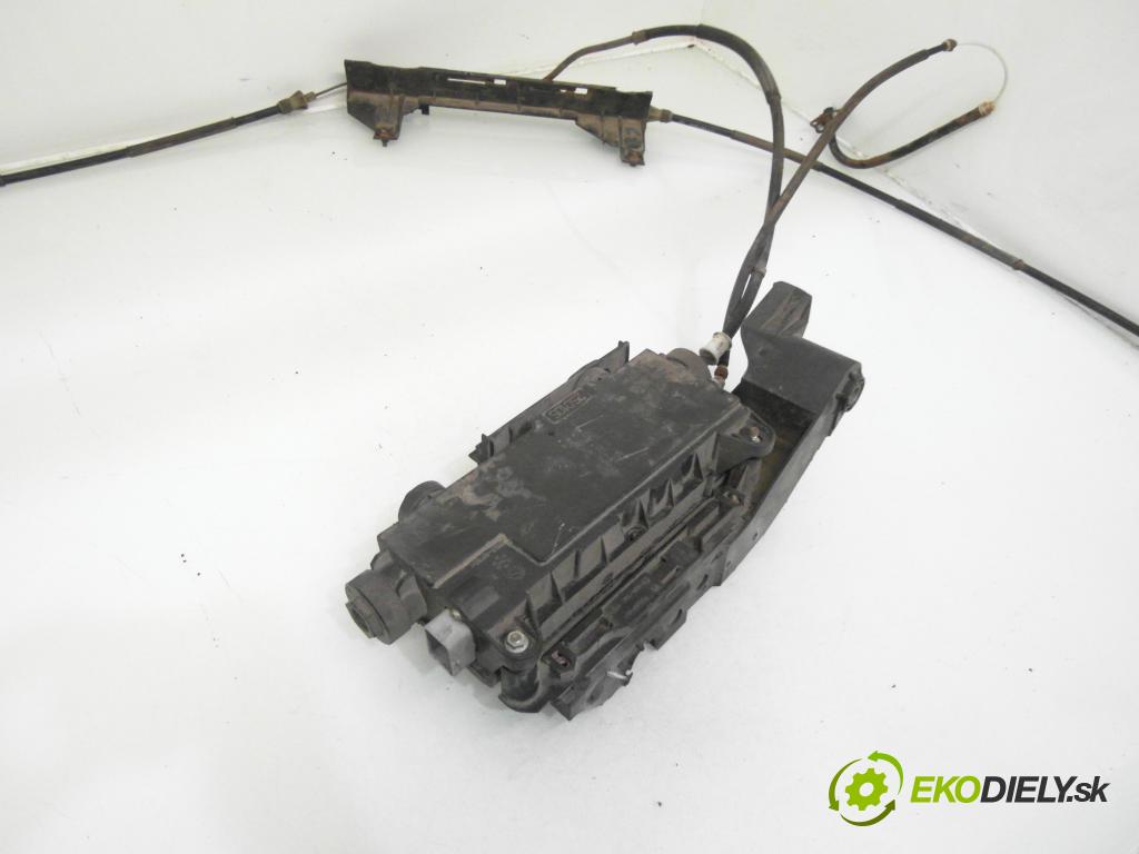 RENAULT SCENIC II (JM0/1_) MINIVAN 2005 78,00 1.5 dCi 106 - K9K 732 1461,00 BRZDA: ručny elektrický 8200418647