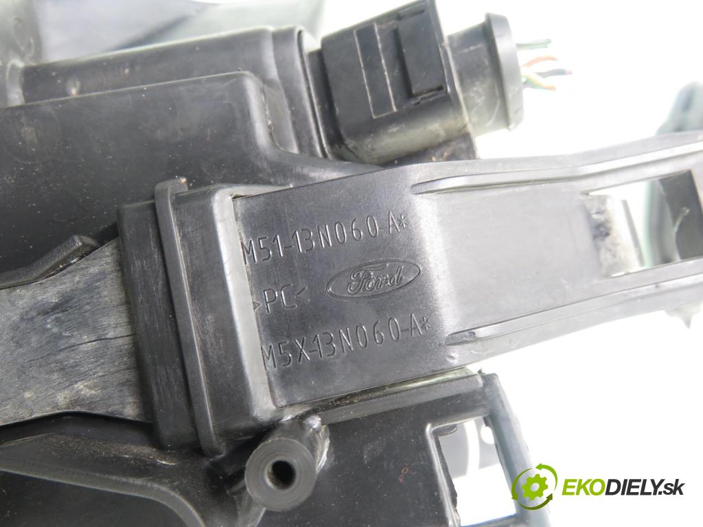 FORD FOCUS II Turnier (DA_, FFS, DS) KOMBI 2005 74,00 1.6 - HWDA 1596,00 Svetlo LP