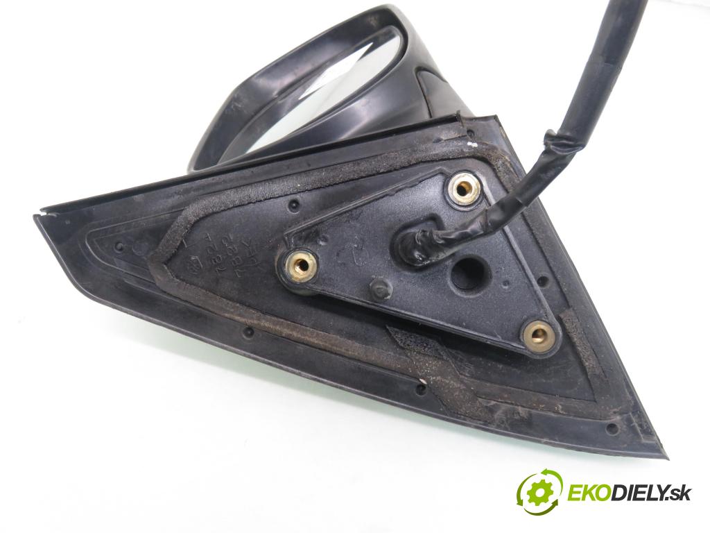 TOYOTA RAV 4 II (_A2_) SUV 2004 85,00 2.0 D-4D 4WD 116 - 1CD-FTV 1995,00 Spätné zrkadlo